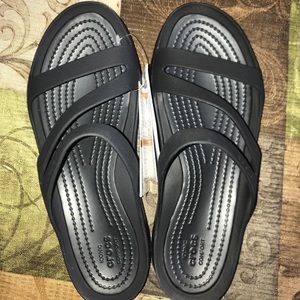 NWT croc sandals (Size 7)